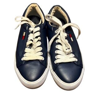Tommy Hilfiger Navy White Sneakers Women’s‎ 6 | Classic Pre-Owned Shoes